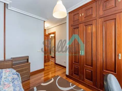 Piso de 100 m² en Oviedo