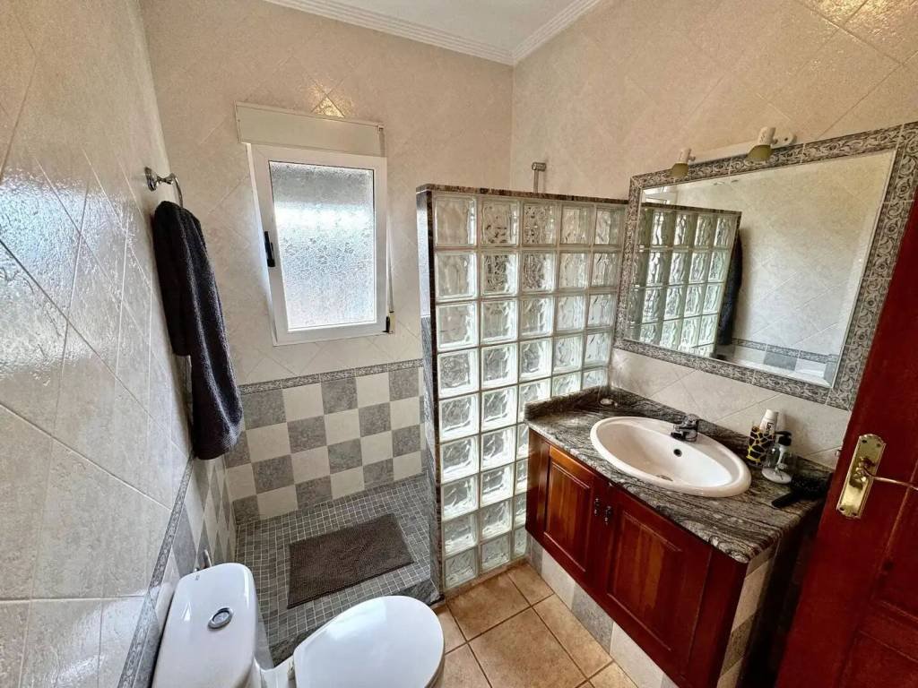 Casa de 150 m² en Jacarilla
