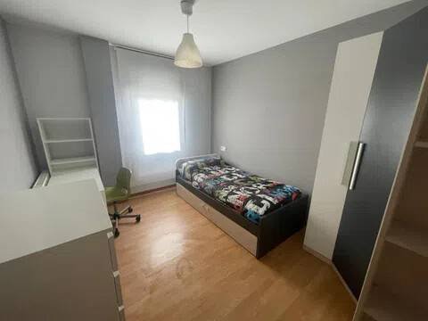 Piso de 83 m² en Oleiros