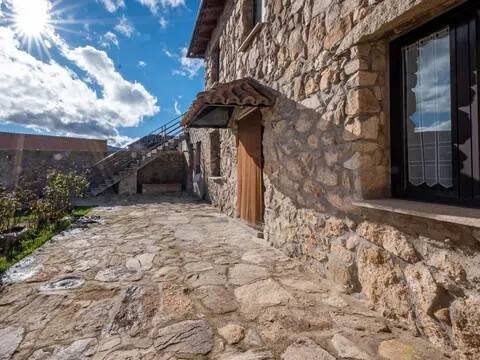 Casa de 169 m² en Gemuño