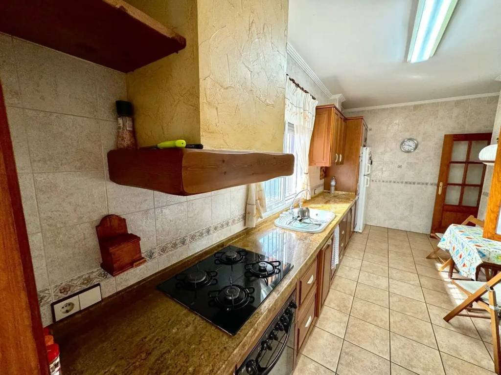 Casa de 150 m² en Jacarilla