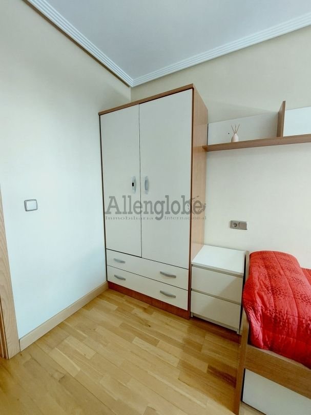 Piso de 58 m² en Oviedo
