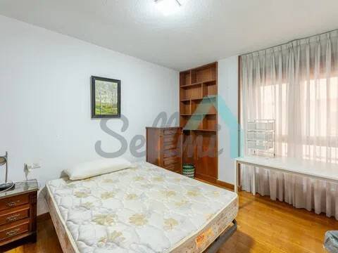 Piso de 126 m² en Oviedo