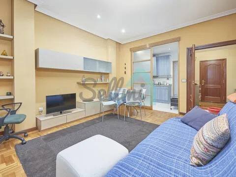 Piso de 57 m² en Oviedo