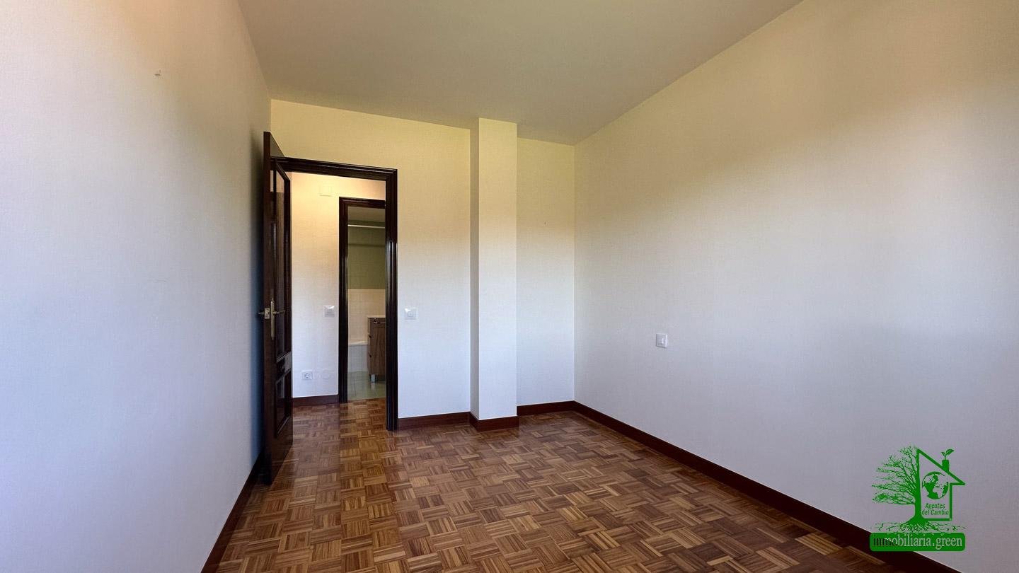 Piso de 94 m² en Oviedo