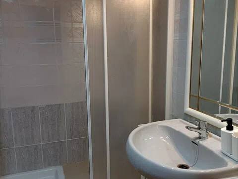 Habitación 240 m², La Almunia de Doña Godina