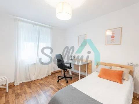 Piso de 93 m² en Oviedo
