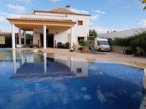 Casa de 250 m² en Elche