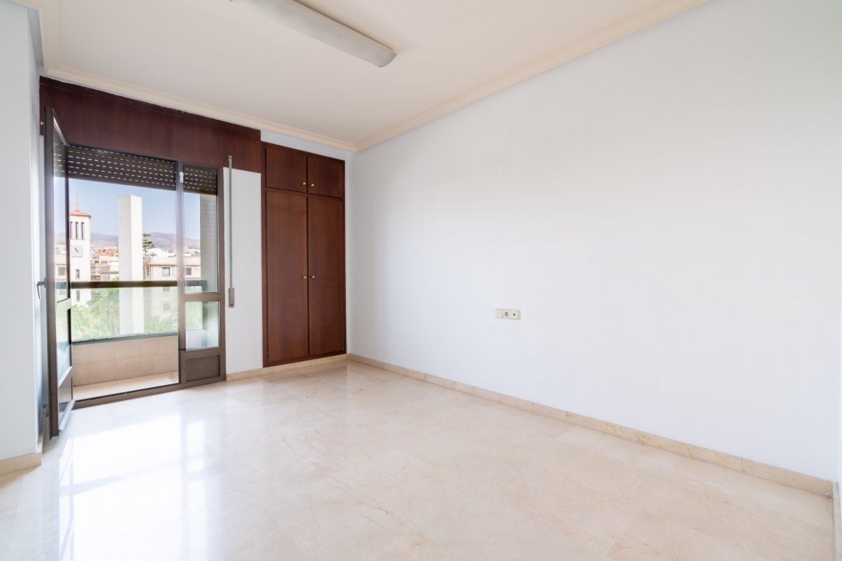 Piso de 218 m² en Almería