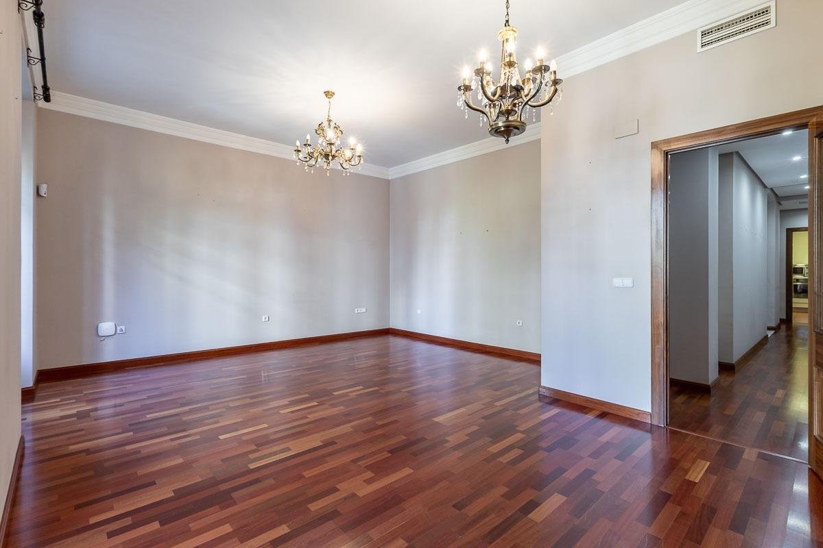 Piso de 140 m² en Granada