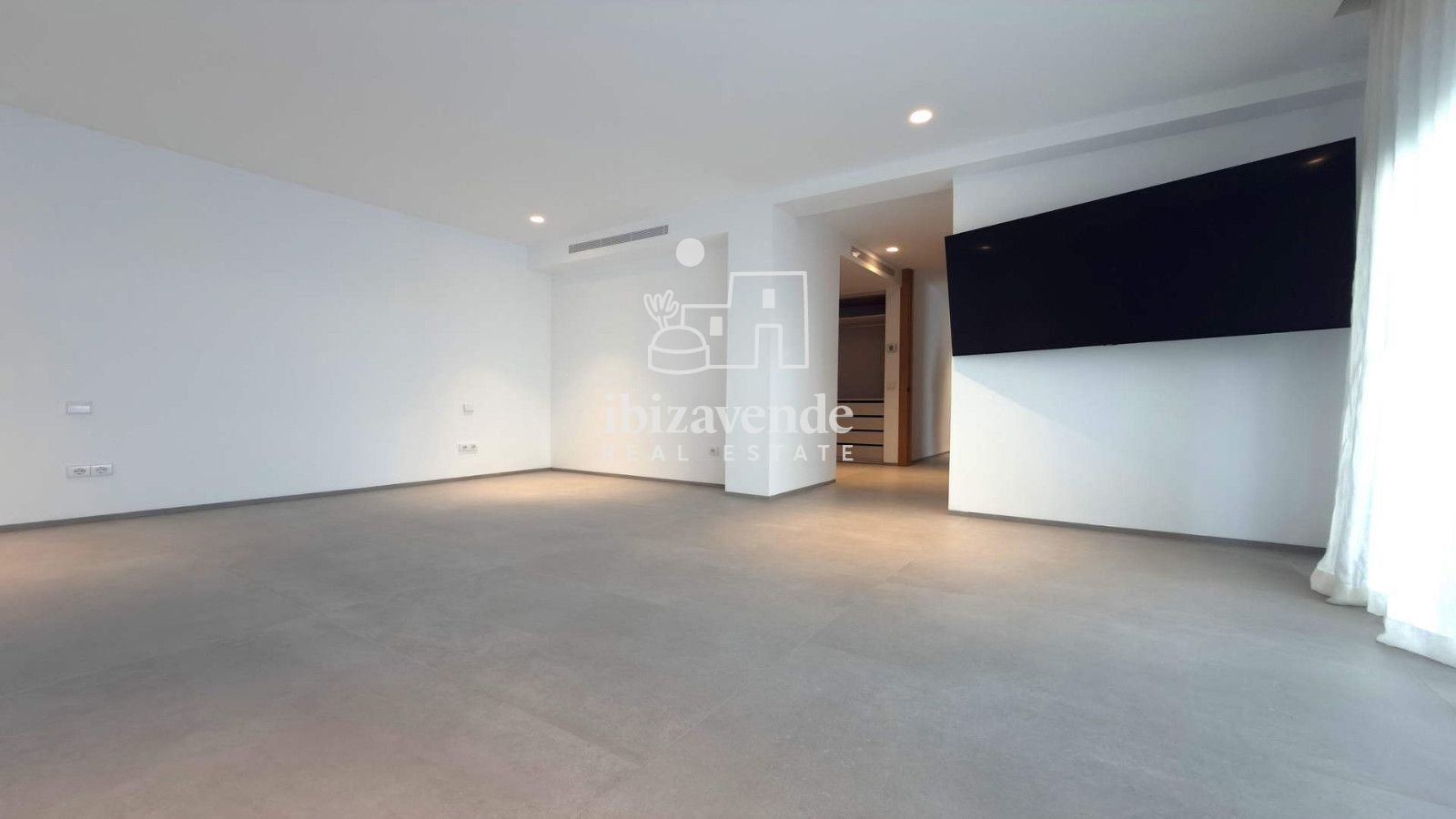 Дом 595 м² в Santa Eulària des Riu