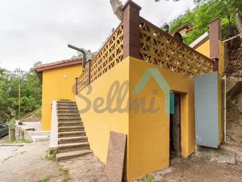 Casa de 100 m² en Mieres