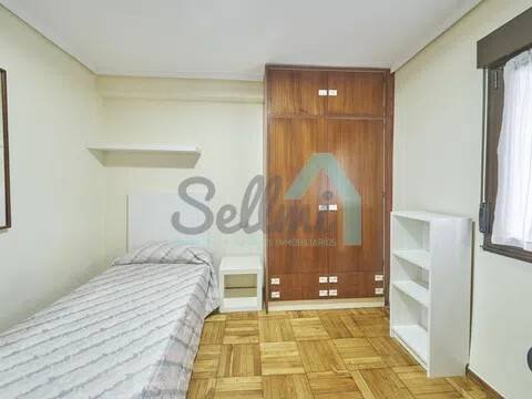 Pis de 82 m² a Oviedo