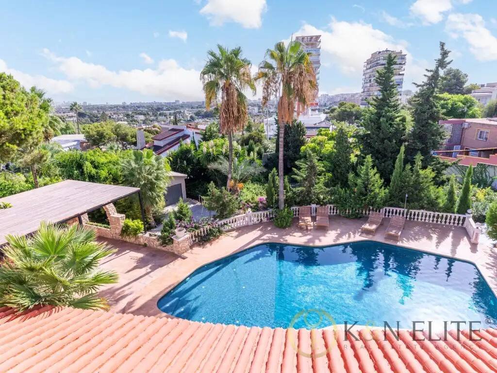 Casa de 1290 m² en Alicante