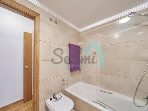 Piso de 83 m² en Oviedo