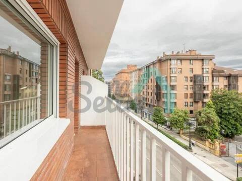 Piso de 78 m² en Oviedo