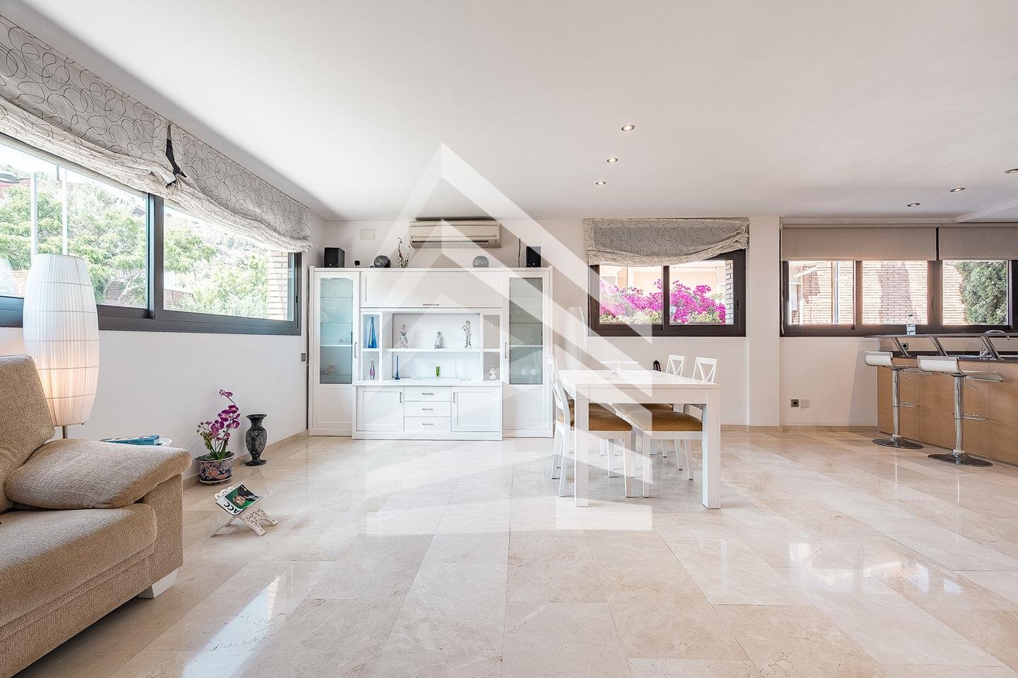 Haus 228 m² in Sant Just Desvern