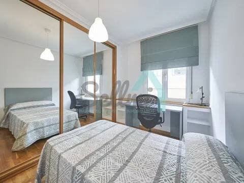 Piso de 106 m² en Oviedo