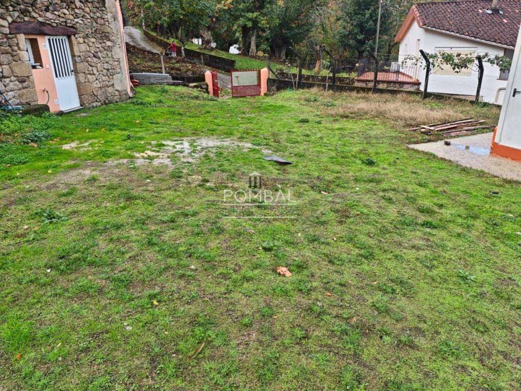 Casa de 97 m² en Parada de Sil