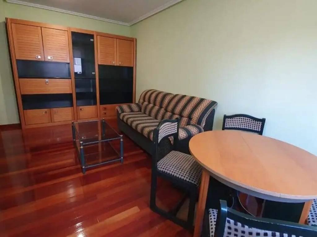 Piso de 80 m² en Ourense