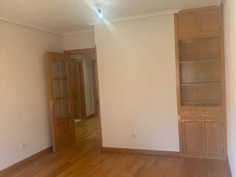 Piso de 89 m² en Oviedo