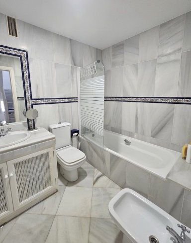 Pis de 200 m² a San Roque