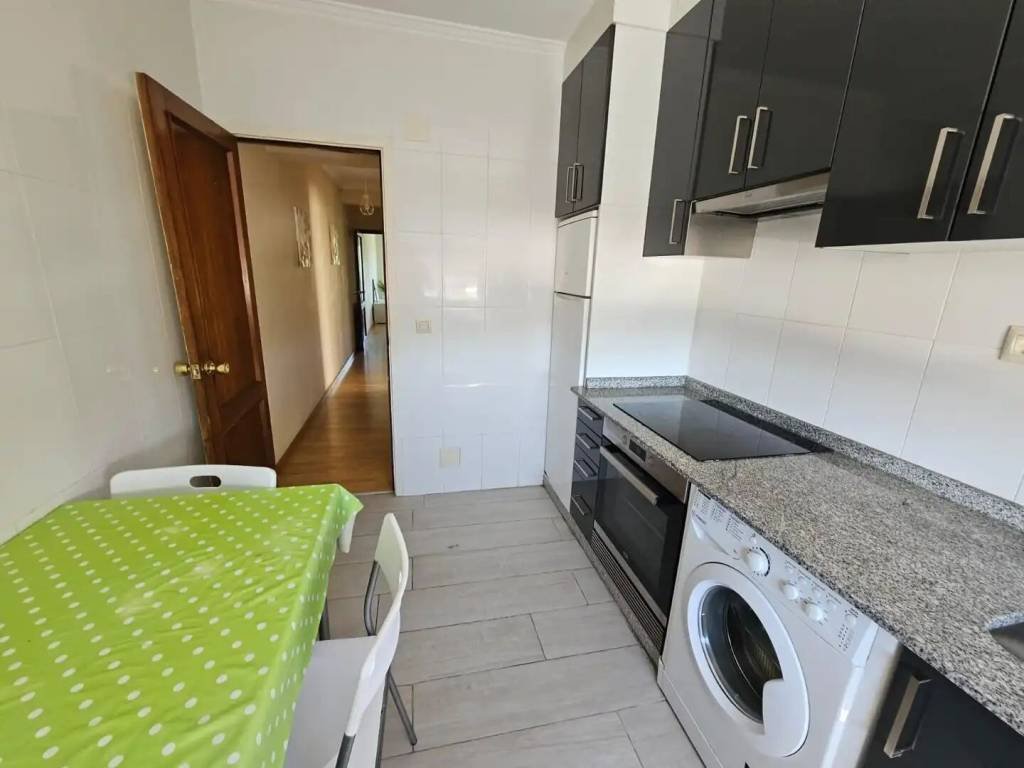 Piso de 90 m² en Ourense