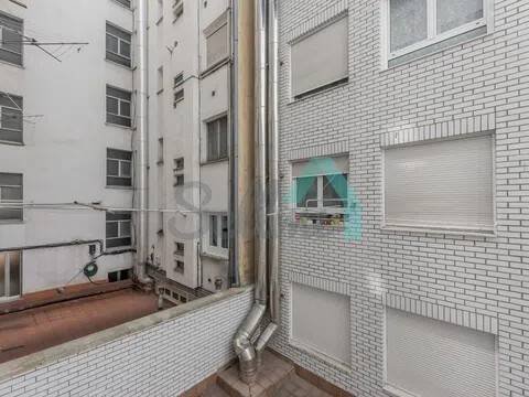 Piso de 49 m² en Oviedo