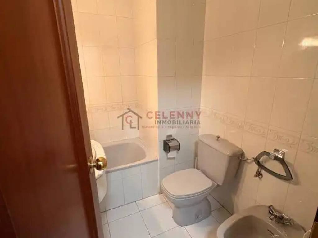 Piso de 90 m² en Ourense