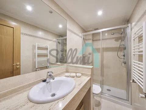 Wohnung 130 m² in Oviedo