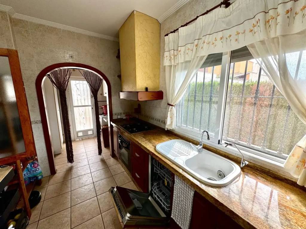 Casa de 150 m² en Jacarilla