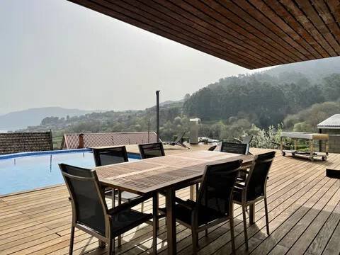 Casa de 496 m² en Vilaboa