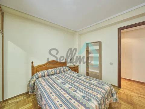 Pis de 82 m² a Oviedo