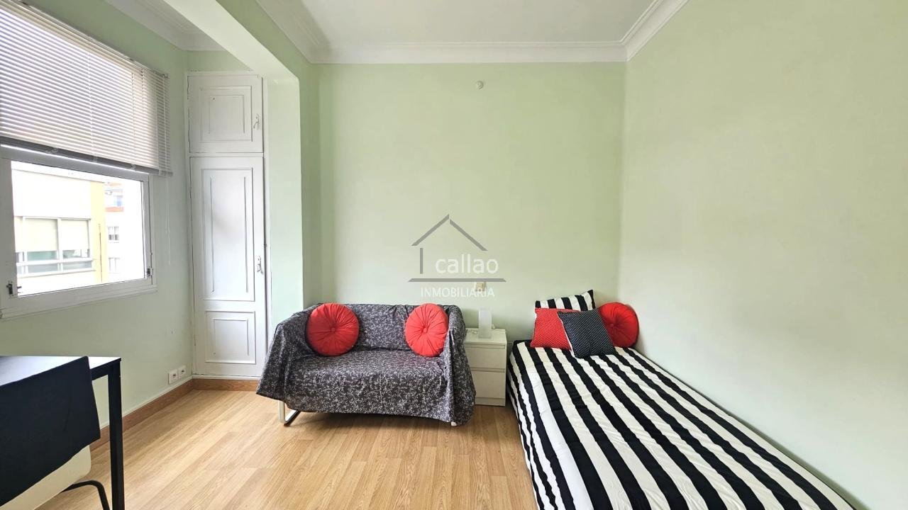 Zimmer 99 m², Ferrol