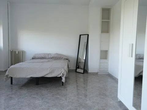 Habitación 140 m², Lérida