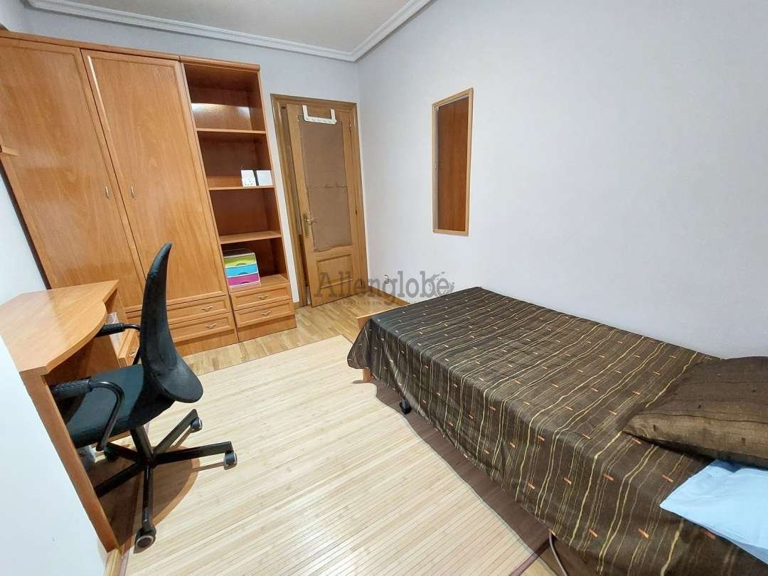 Piso de 108 m² en Oviedo