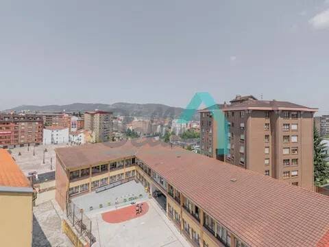 Piso de 67 m² en Oviedo
