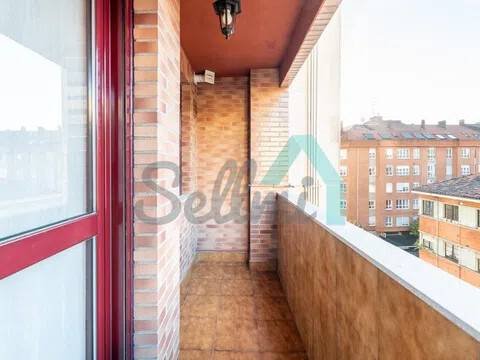 Piso de 103 m² en Oviedo