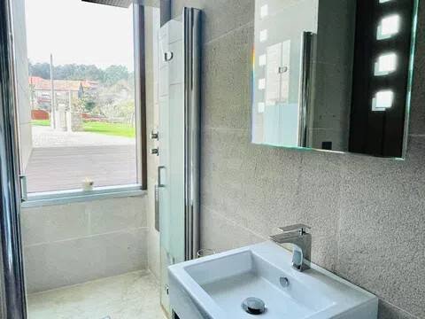 Casa de 496 m² en Vilaboa