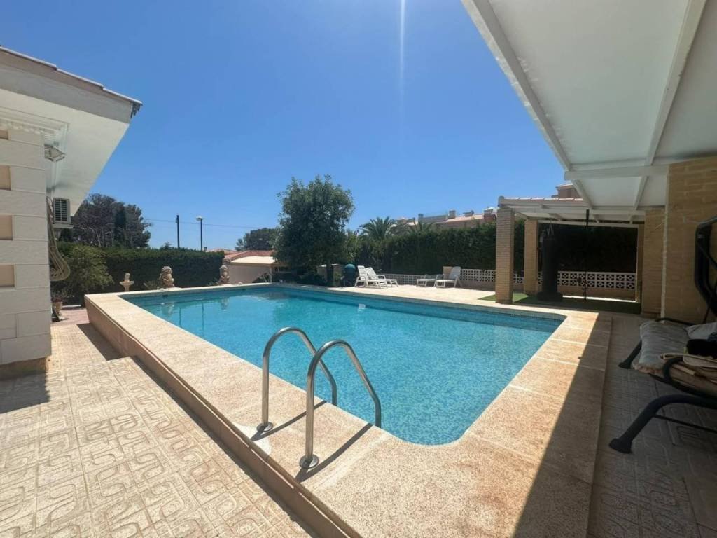 Casa de 306 m² en Alfaz del Pi