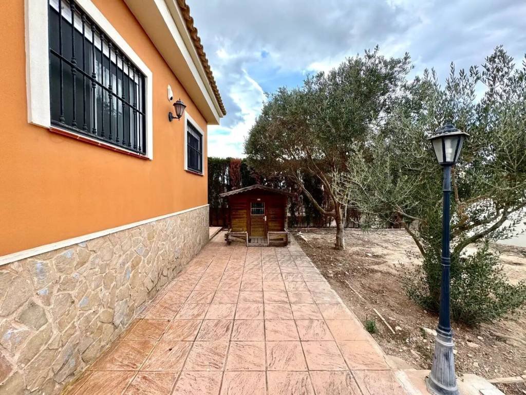 Casa de 150 m² en Jacarilla