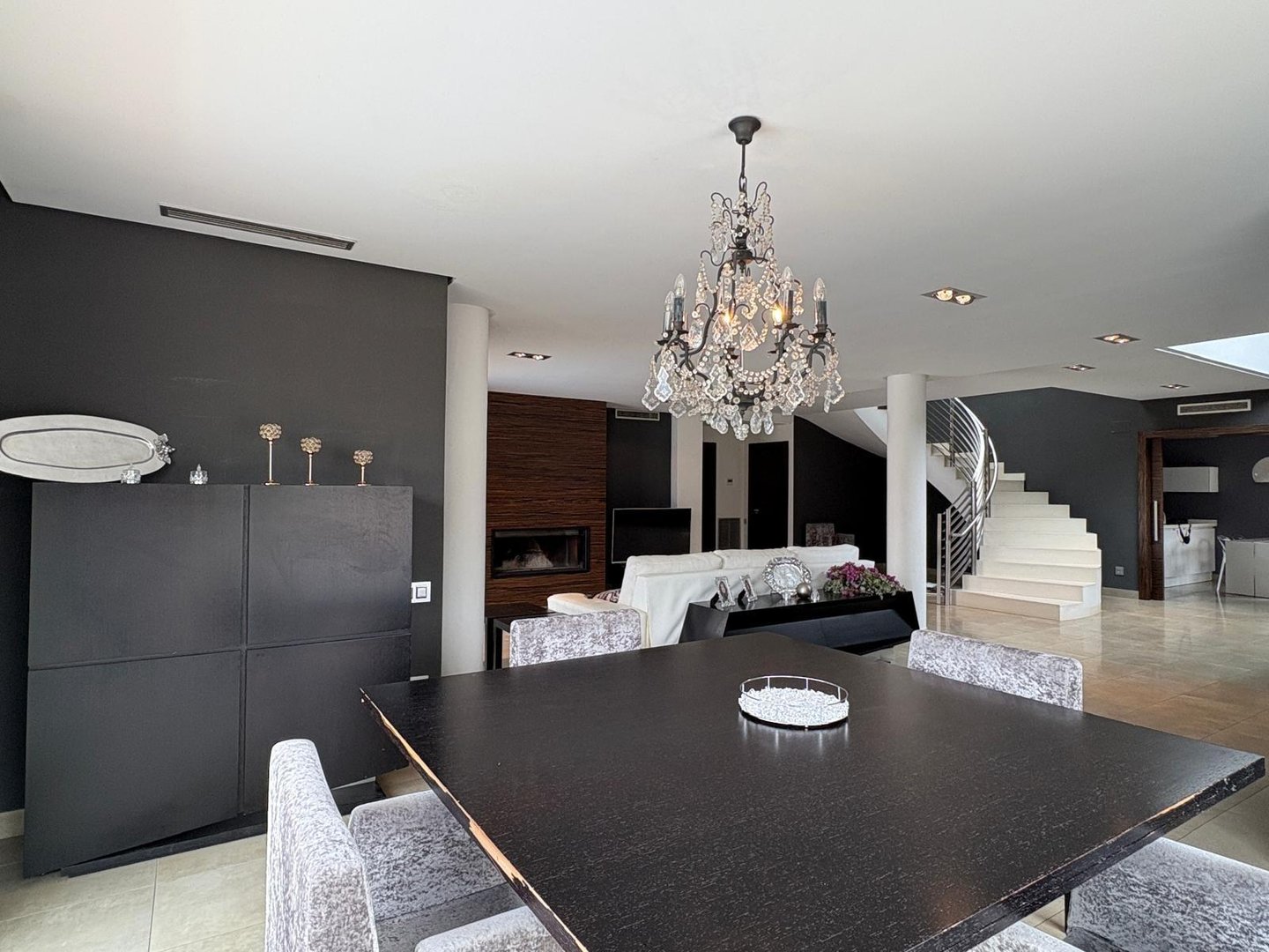 Casa de 318 m² en Elda