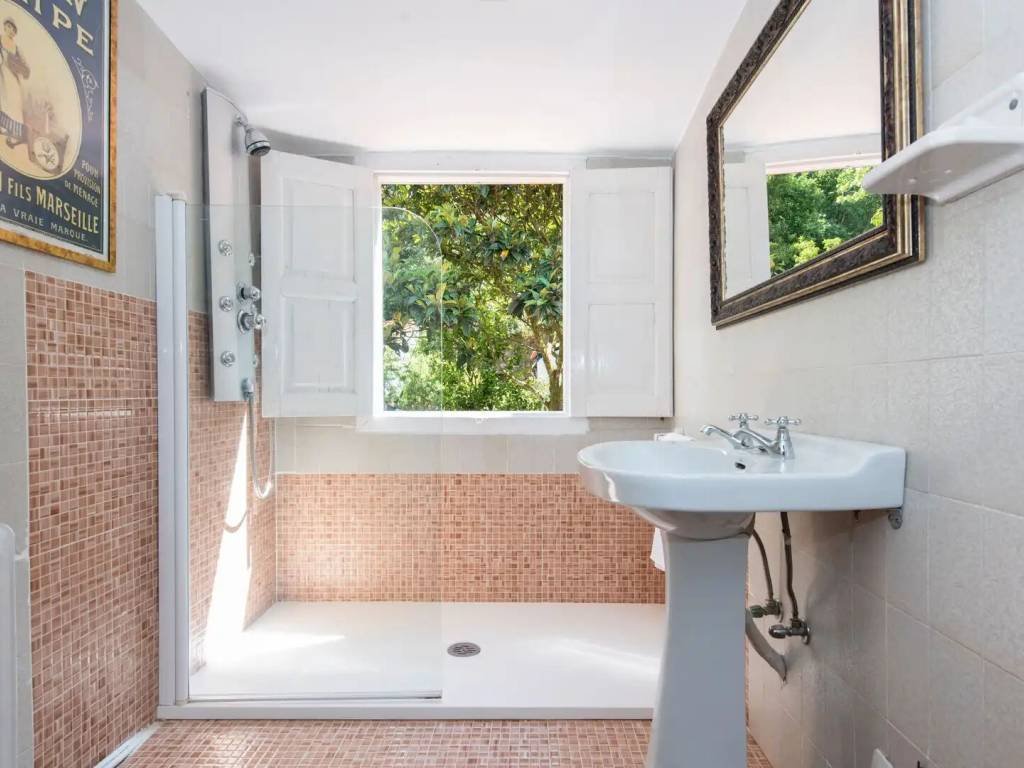 Casa de 400 m² en Redondela