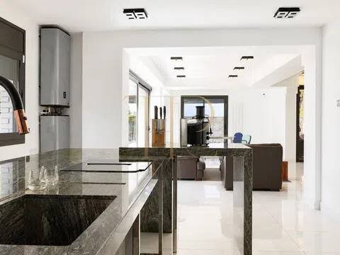 Casa de 350 m² en Castelldefels