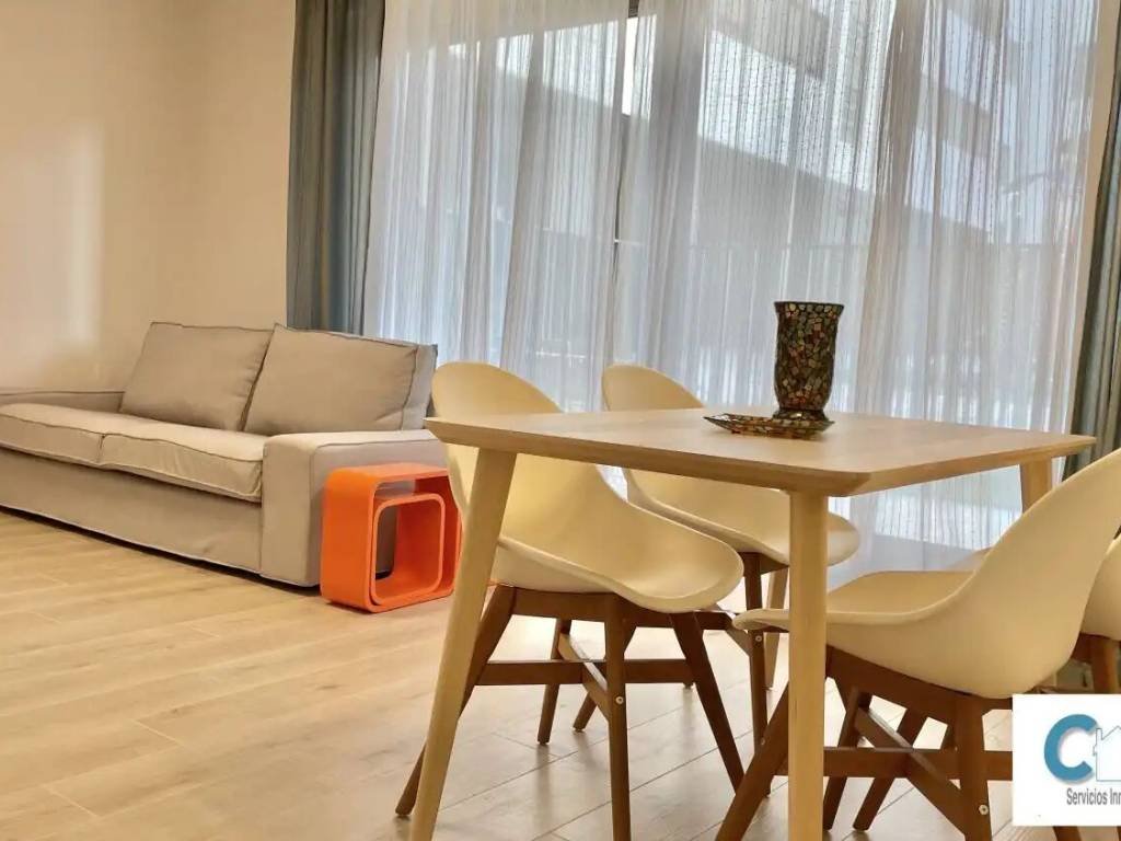 Piso de 80 m² en Pamplona