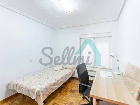 Piso de 78 m² en Oviedo