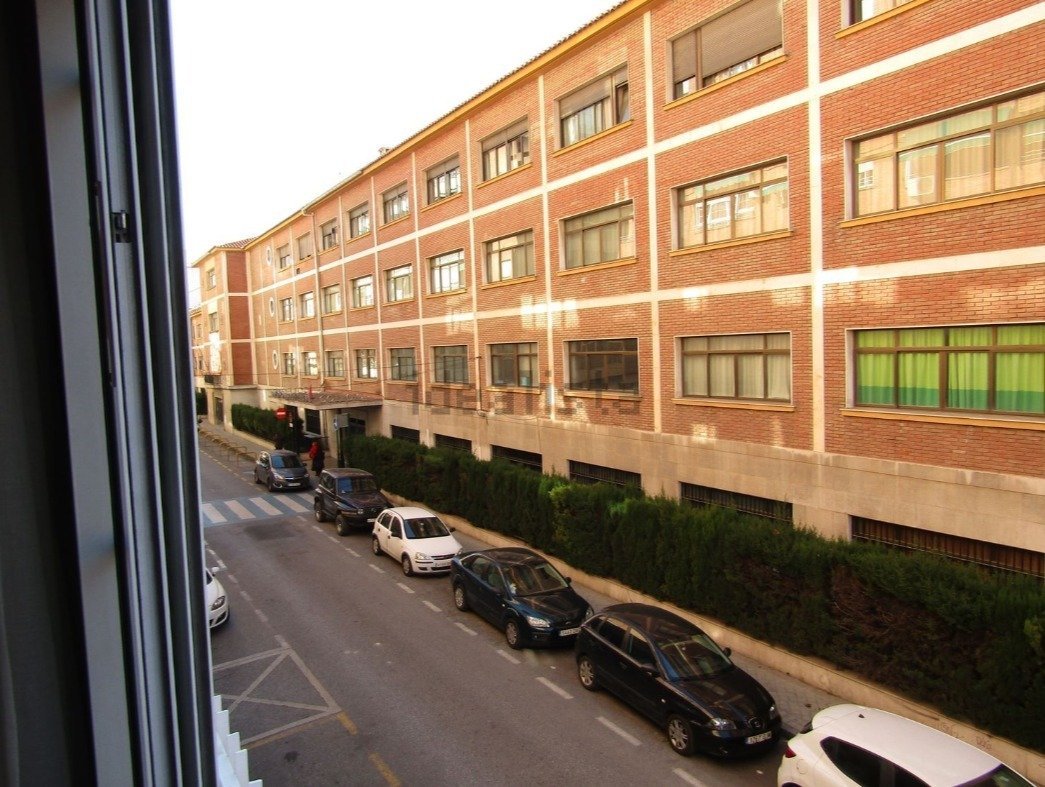 Piso de 90 m² en Granada