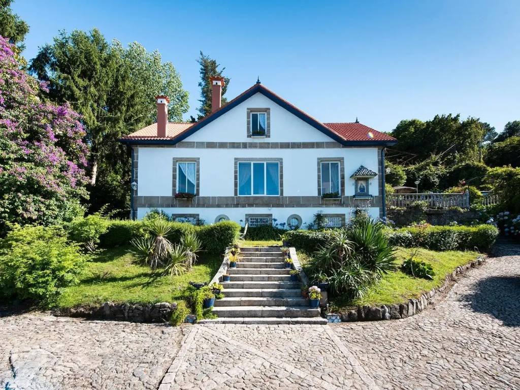Casa de 400 m² en Redondela