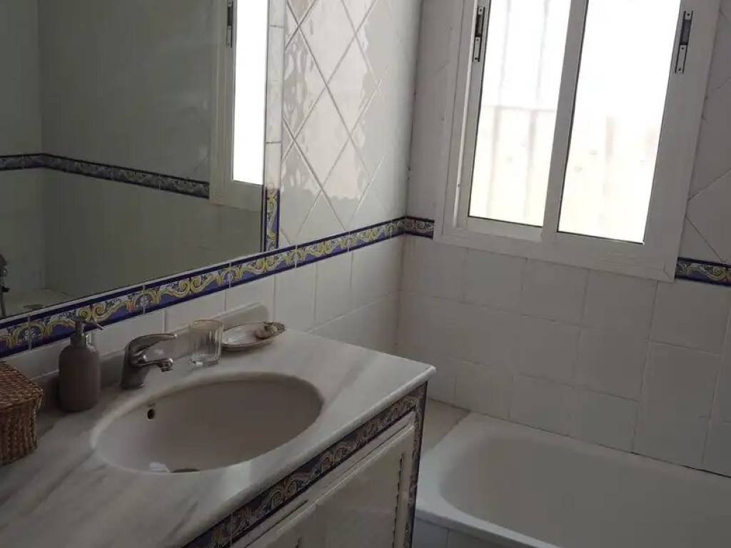 Casa de 200 m² en Brenes