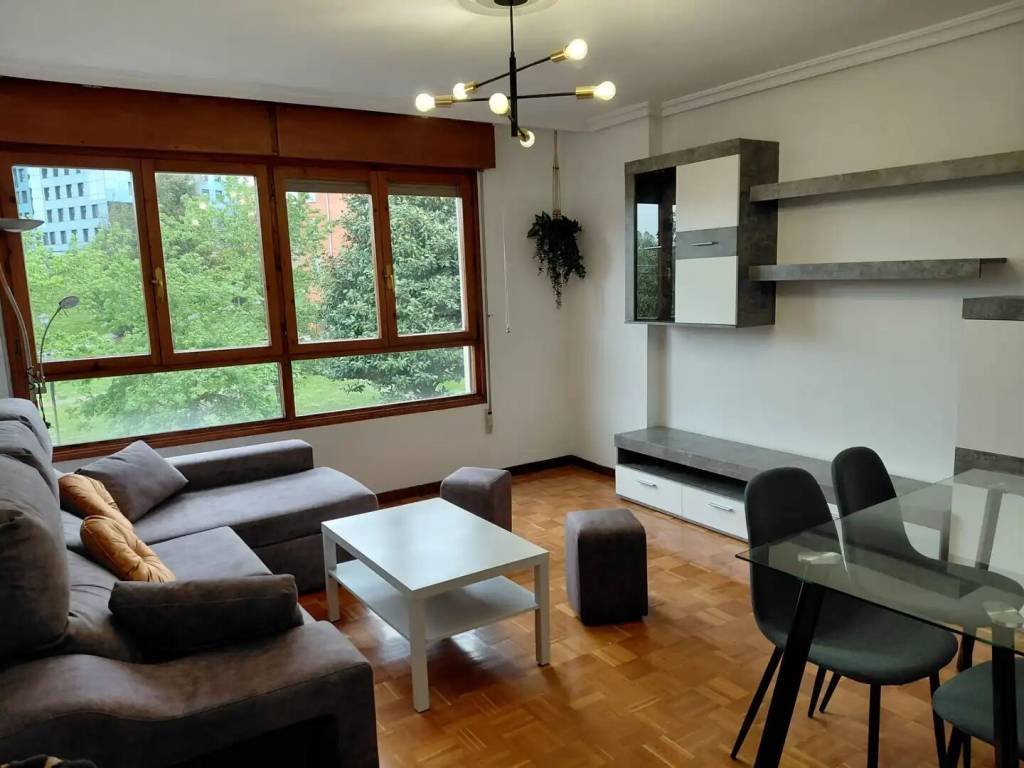 Piso de 70 m² en Oviedo